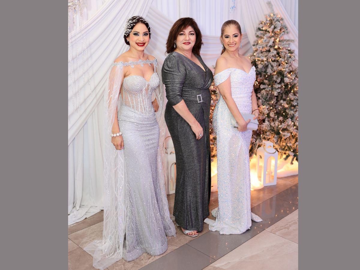 UTH y Grupo Inversa celebra su cena navideña con una noche inspirada en La Reina de Hielo y El Cazador