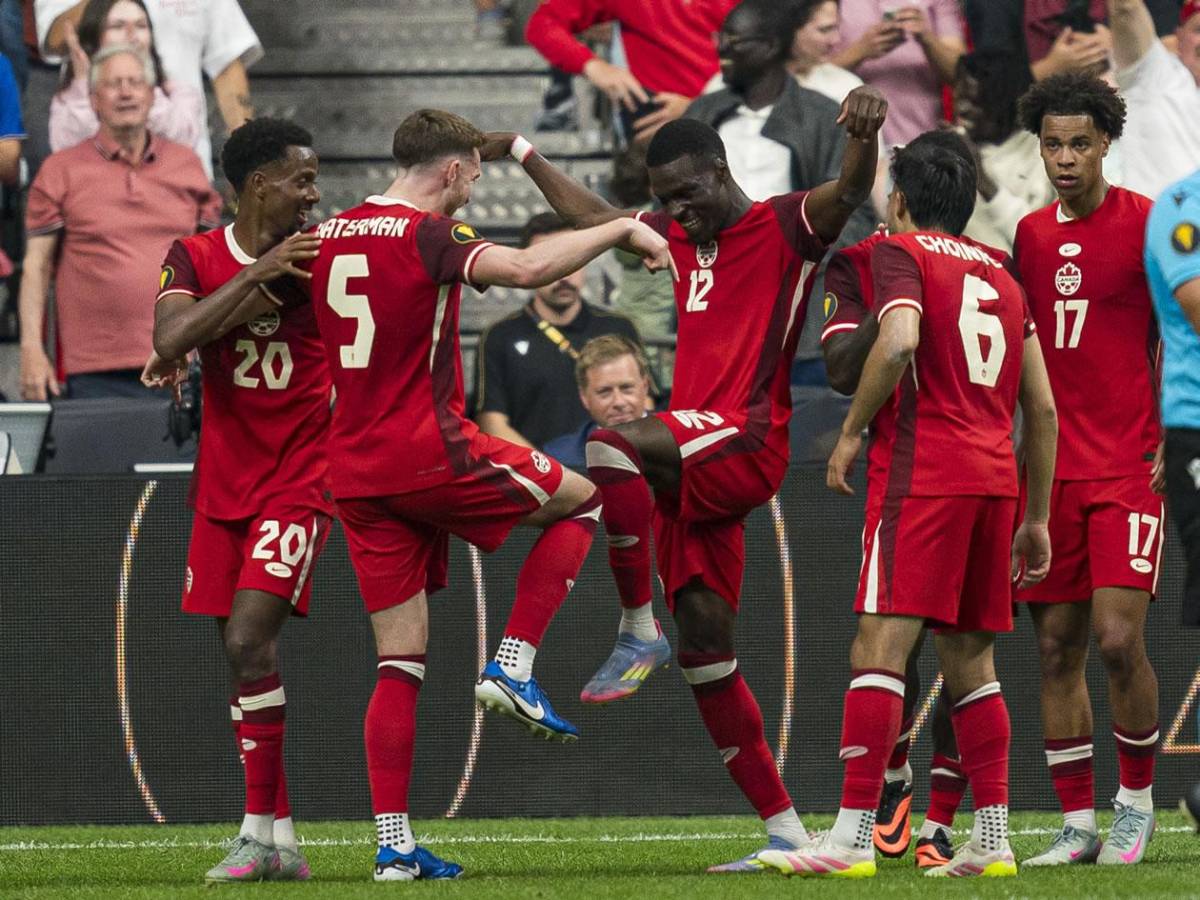 Investigan al entrenador de Canadá tras lo ocurrido ante Honduras en Copa Oro