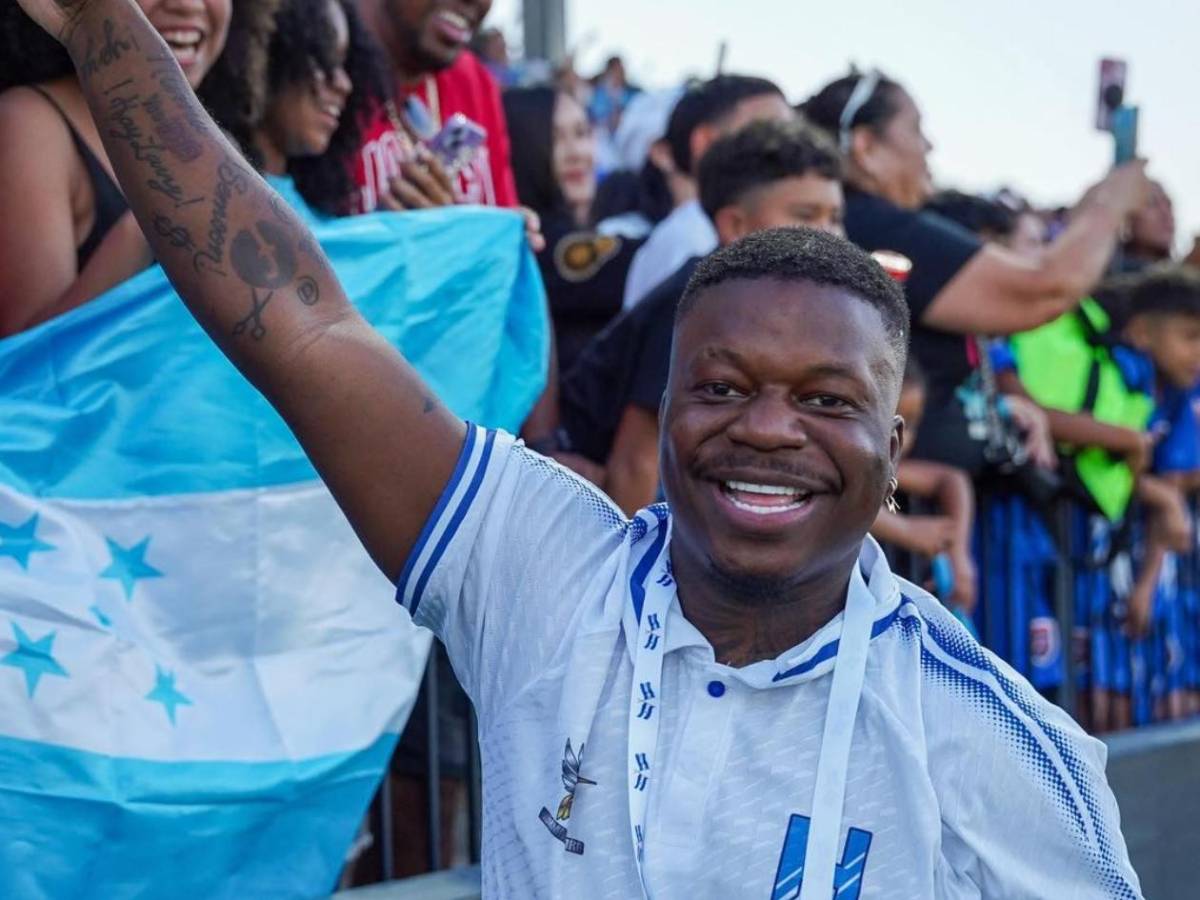 La Tafloo y Carlos Espina protagonizan agarrón en redes tras partido de tiktokers