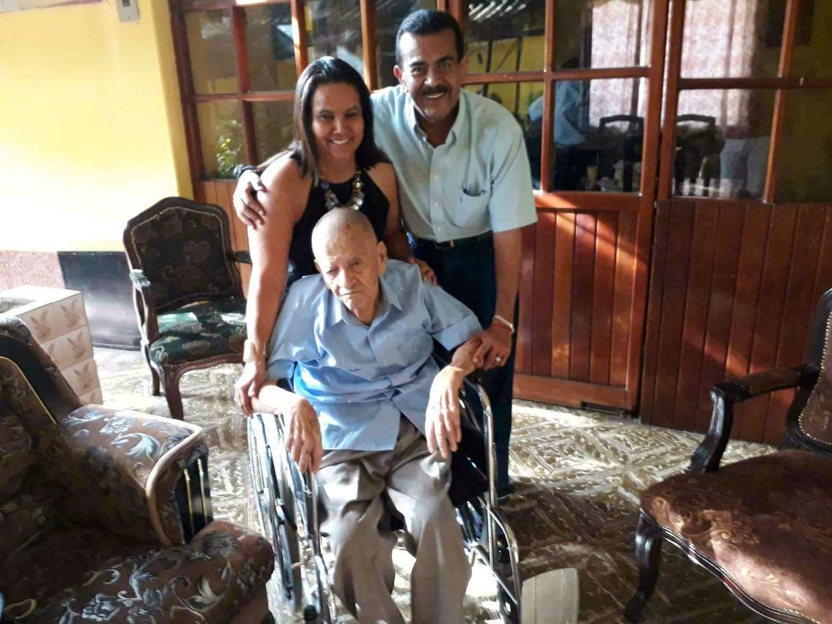 Hijo de Roberto Suazo Córdova narra cómo le cambió la vida tras perder sus piernas