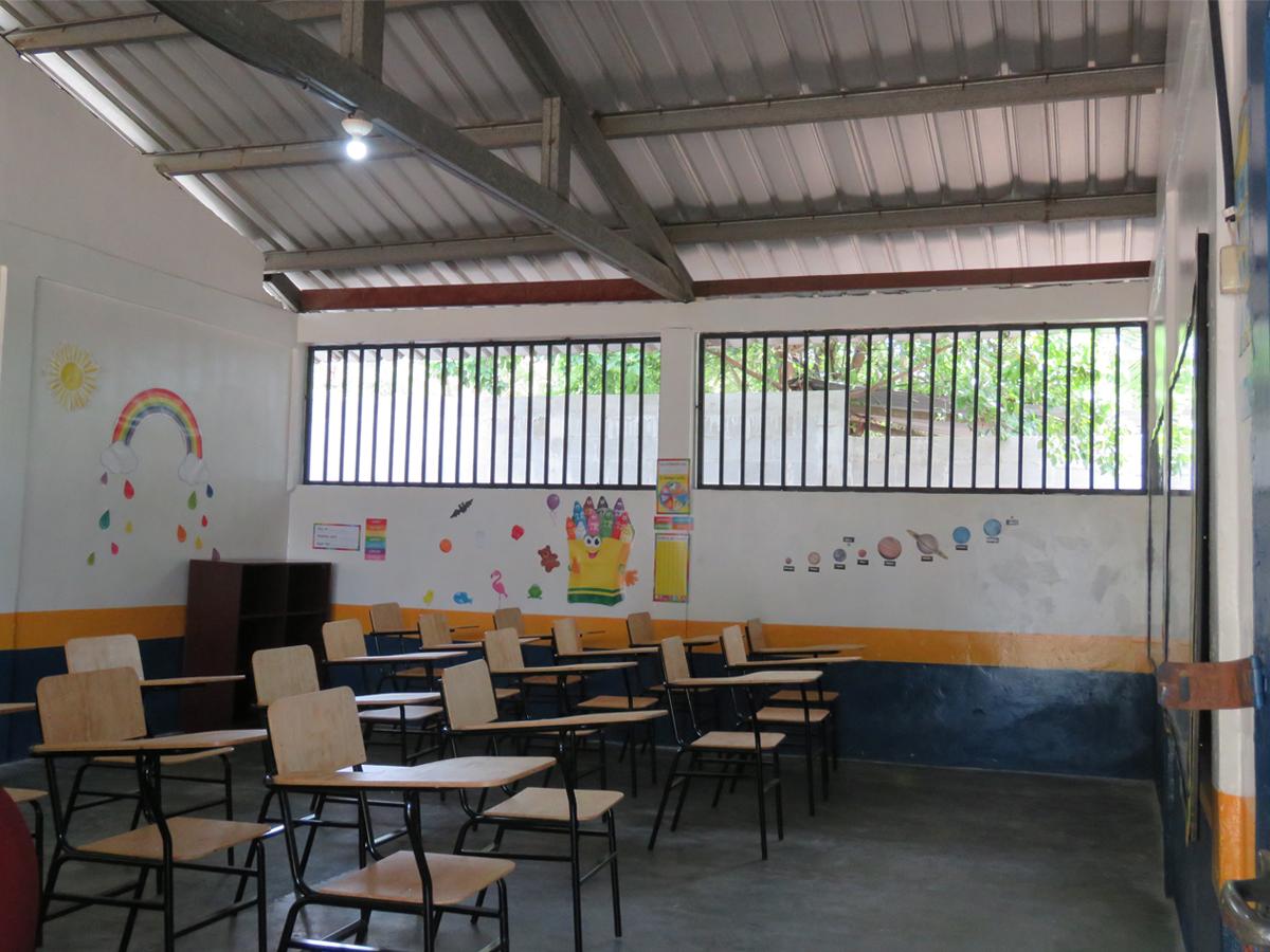 Cemento Ultracem construye en la educación de Choloma