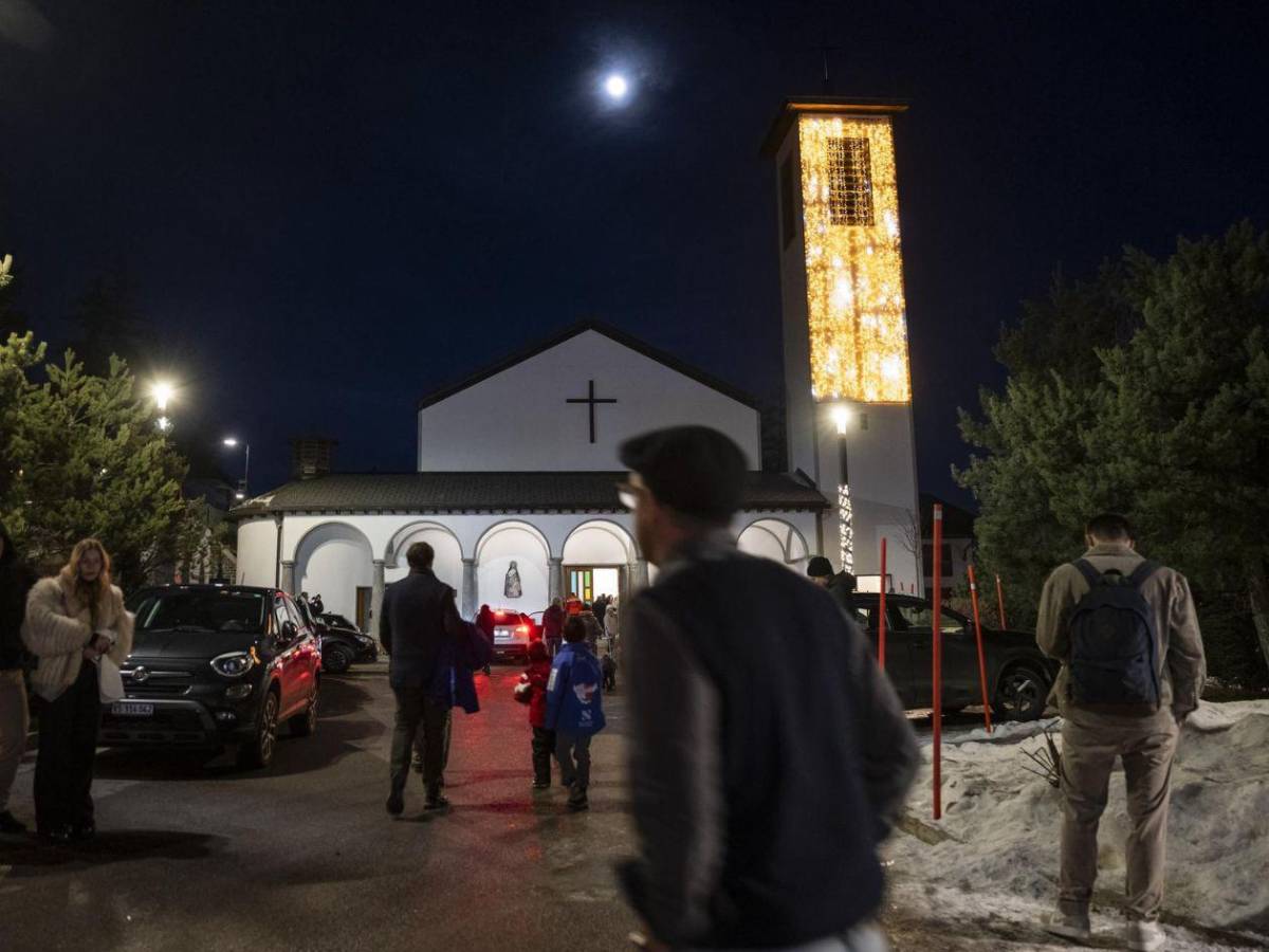 Revelan qué originó el incendio en bar de estación de esquí en Suiza