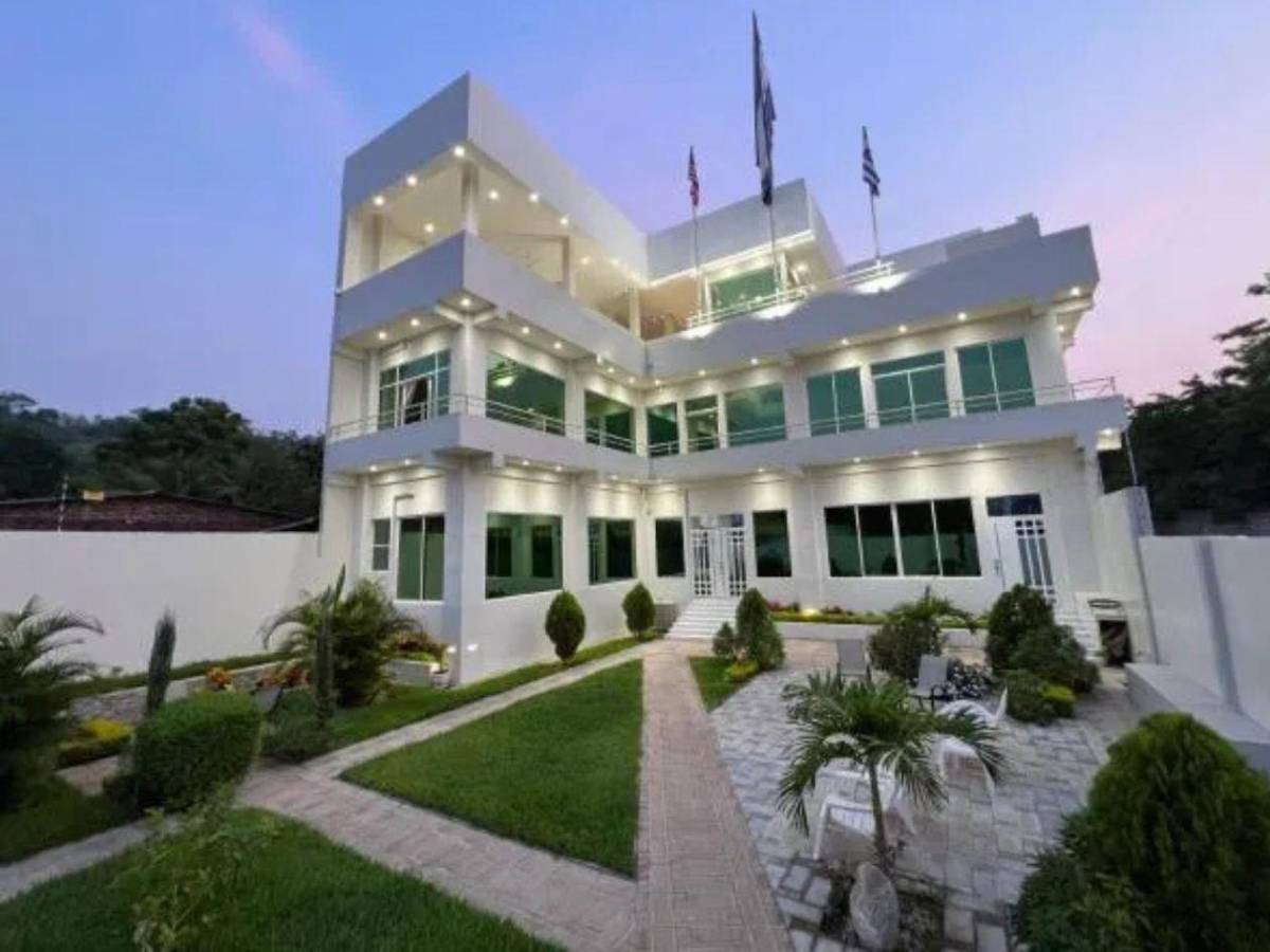 Roxana Somoza y Andy Best representarán a Honduras en “La Casa de Yeik 2”