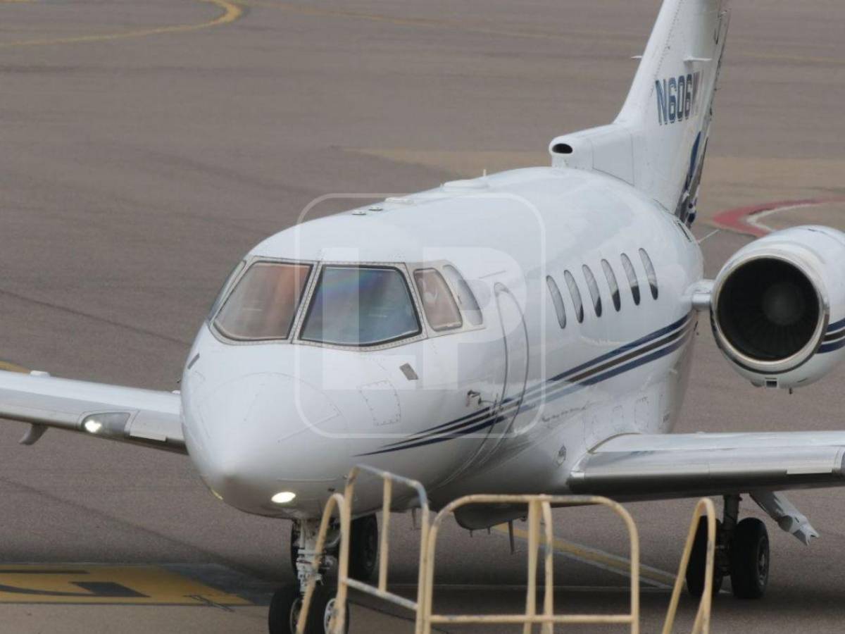 Revelan quién pagó el viaje privado de regreso de JOH a Honduras y cuánto costó