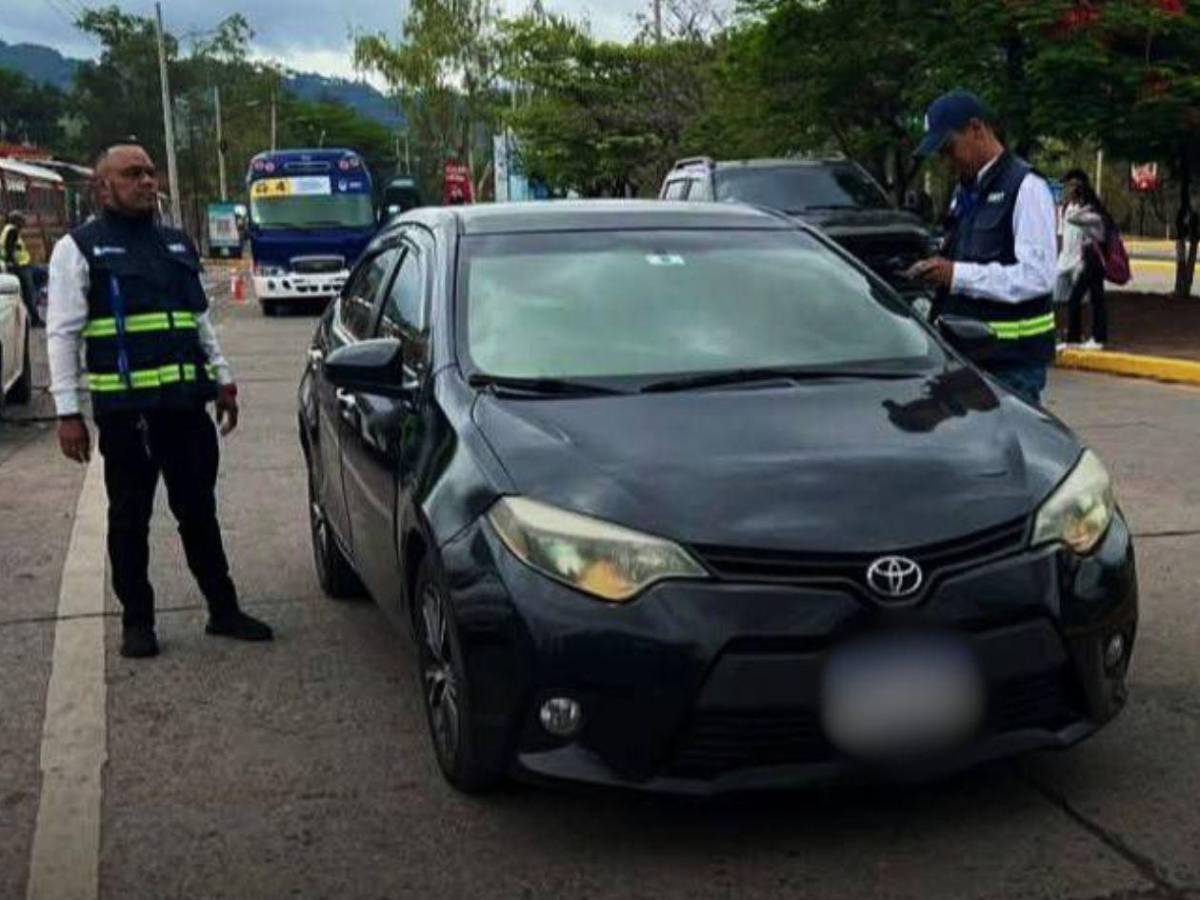 Más de 40 carros Uber han sido decomisados por el IHTT por operar sin permisos