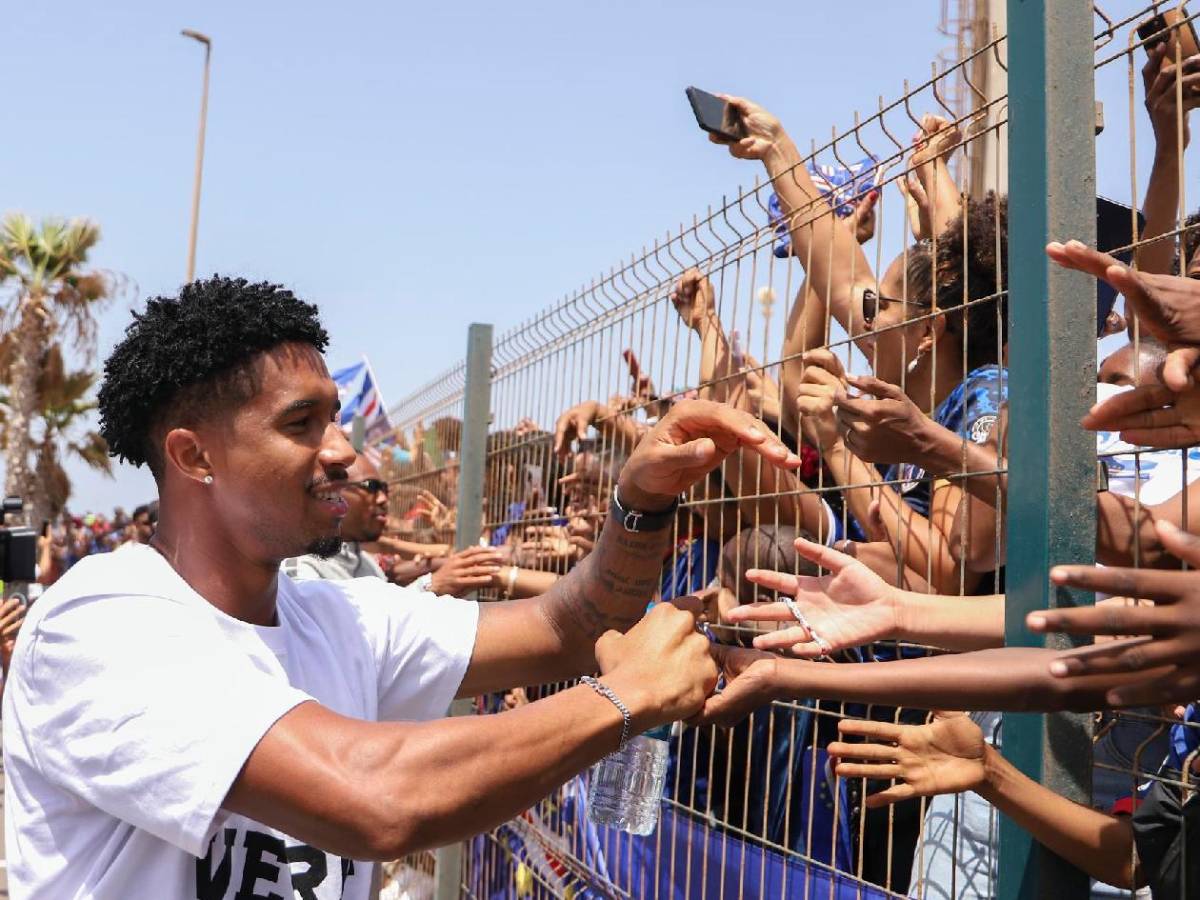 Cabo Verde desata locura, Vozinha aprovechó su fama y sorprende con lo que hizo