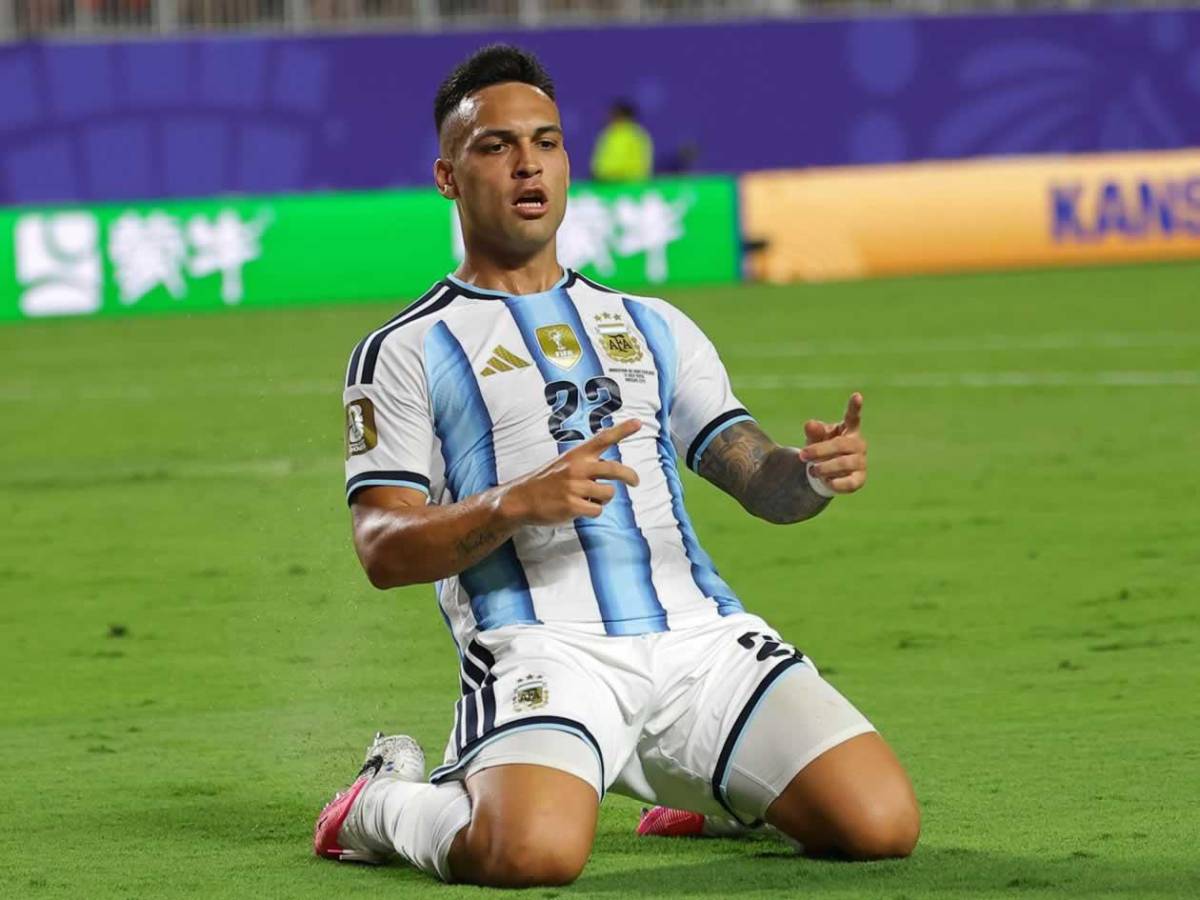 Otra ayuda a Argentina, fuerte cruce de Messi con árbitro, agresión y apareció su enemigo