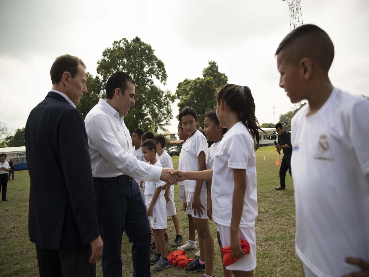 Mario Faraj y Emilio Butragueño.