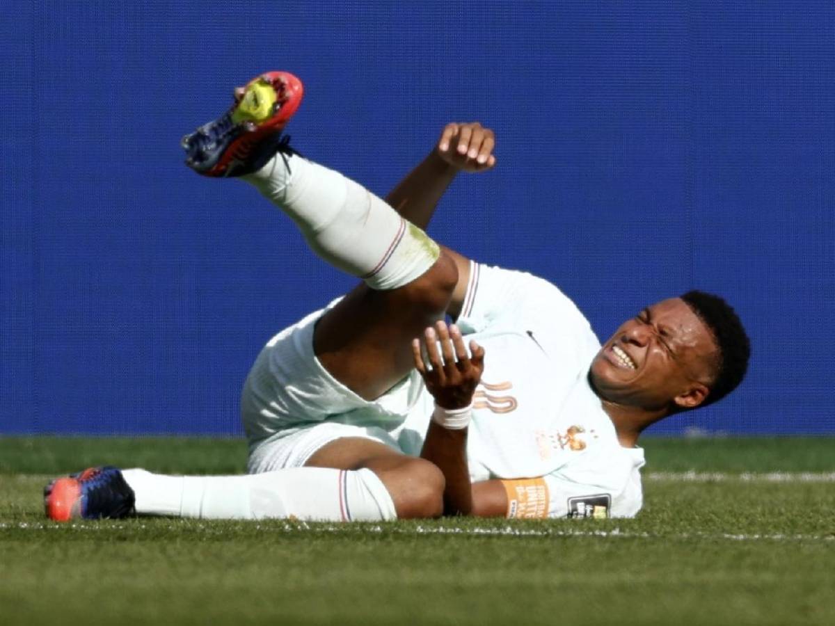 Mbappé preocupa a Francia, polémico penal, dardo a Infantino y tristeza de Marruecos