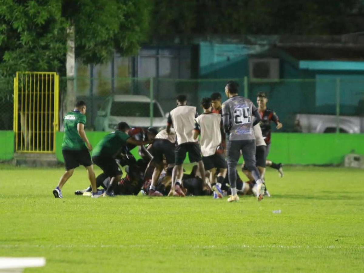 Traición al Real España, locura de Jeaustin, silla voladora y chica misteriosa