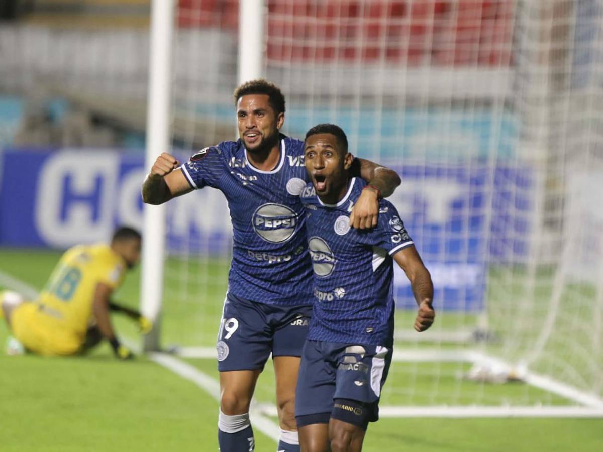 Festejos de Motagua, el jugador señalado en Platense y el descuido de bella chica