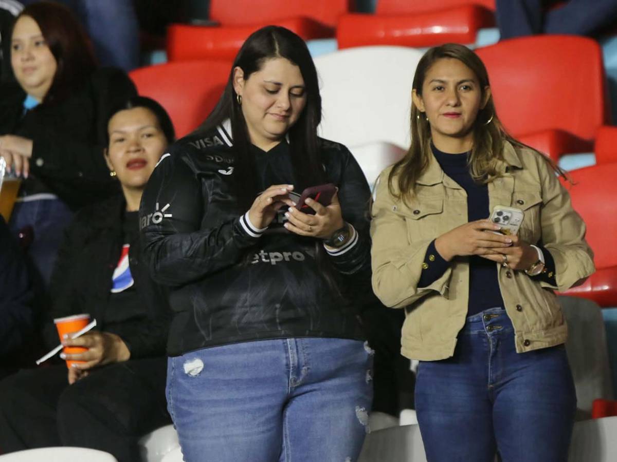 Festejos de Motagua, el jugador señalado en Platense y el descuido de bella chica