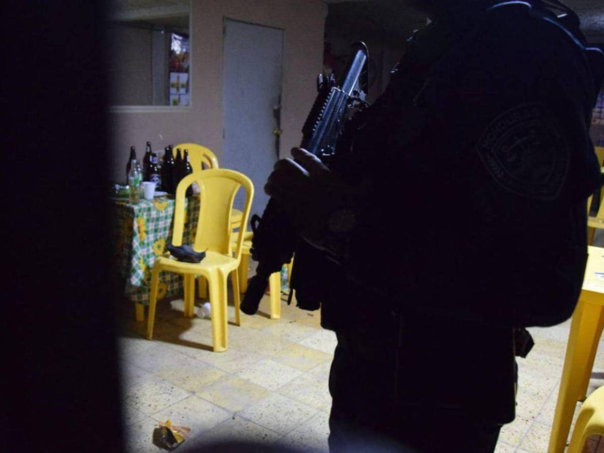 Terror en bar de la Buenos Aires: una mujer y dos hombres acribillados