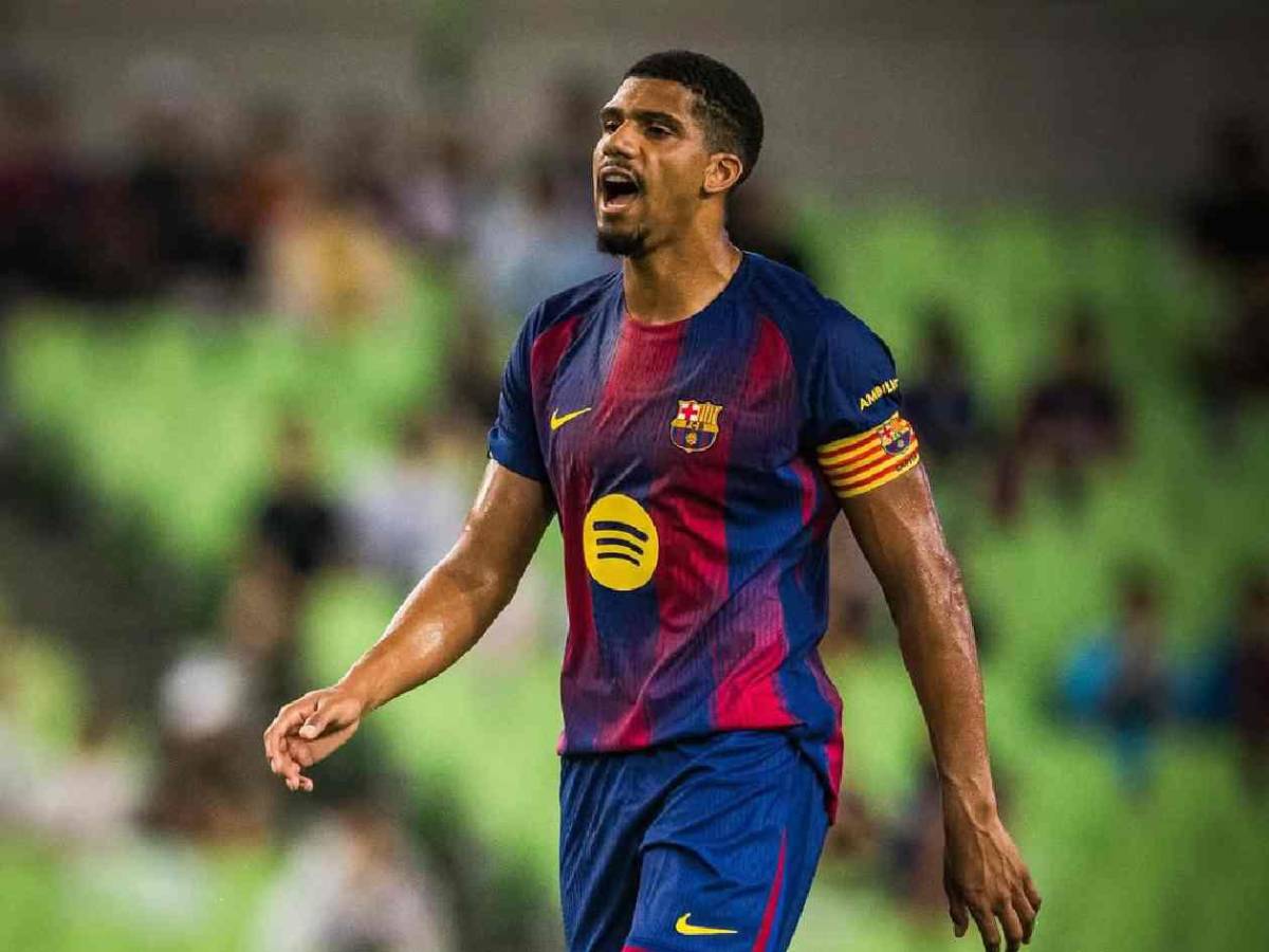 Araújo pidió un tiempo al Barcelona para no jugar: revelan increíble motivo