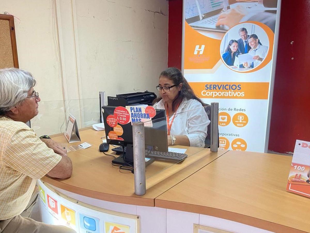 Hondutel transforma sus operaciones y firma alianzas claves