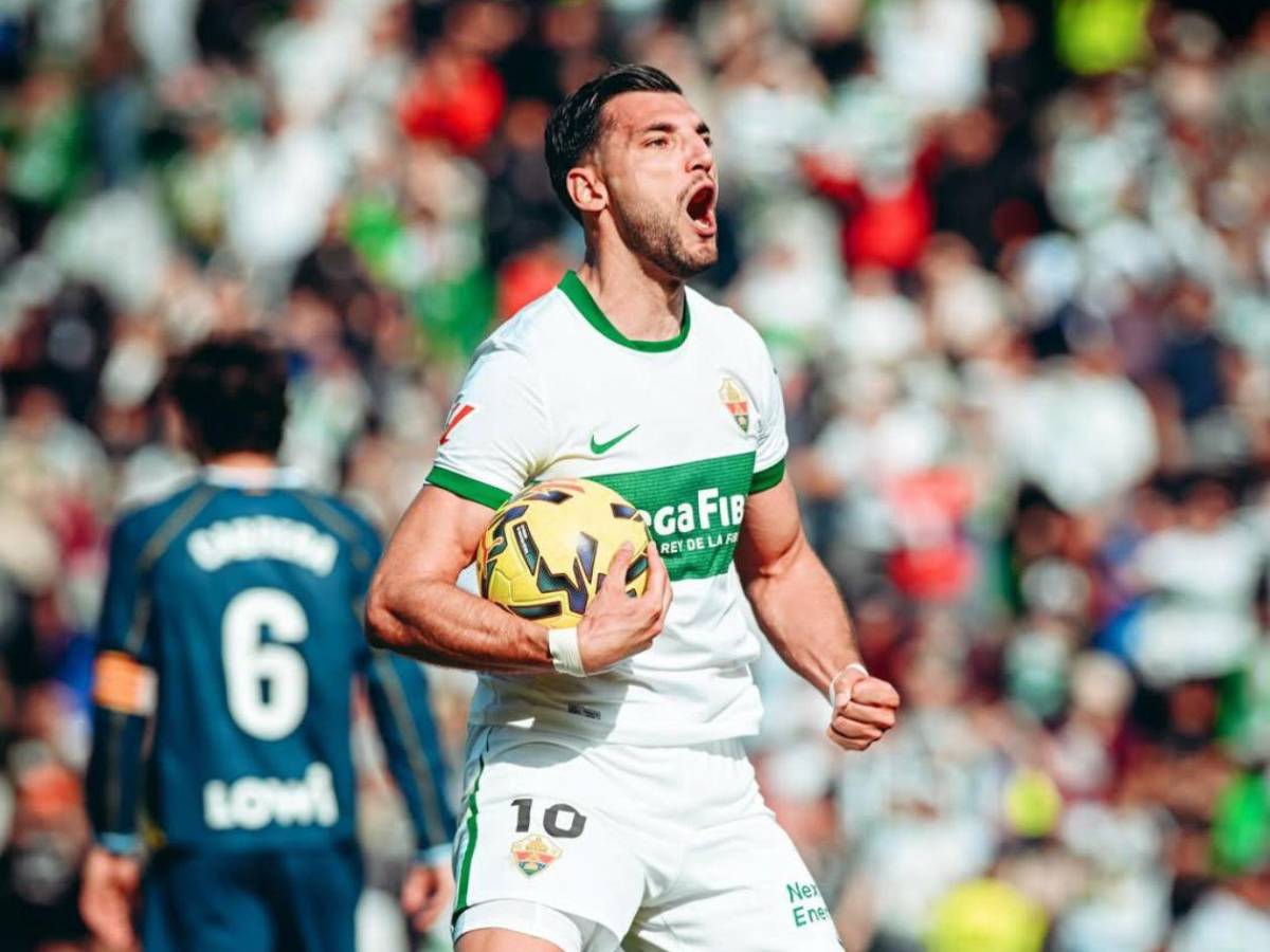 Futbolista español es acusado de racismo y la Fiscalía pide 10 años por agresión sexual