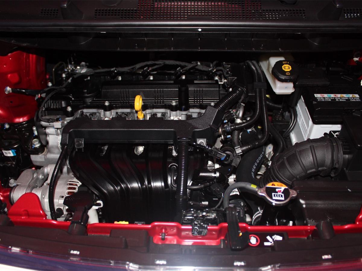 El Stargazer cuenta con un motor SmartStreamG II 1.5 MPI que proporciona 113 hp de potencia, combinado con una transmisión automática IVT 7 Shiftronic.