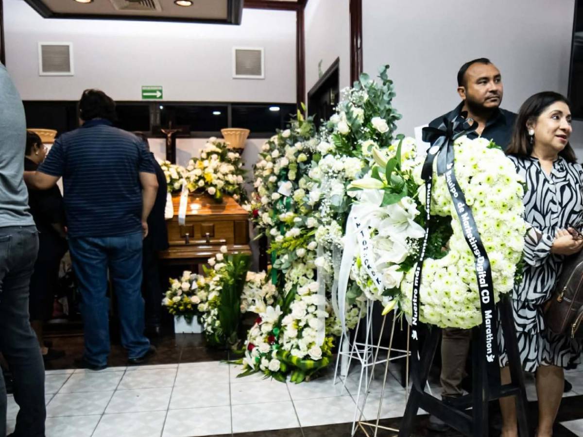 Desgarradoras imágenes en velatorio de Orinson Amaya: Su madre rompió en llanto y aficionados sorprenden