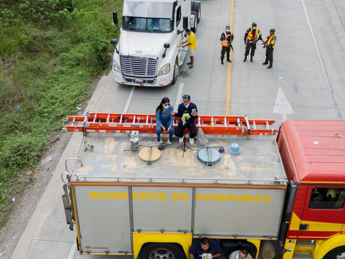 Cianuro en la CA-4: Así se retira  el peligroso químico tras el fatal accidente
