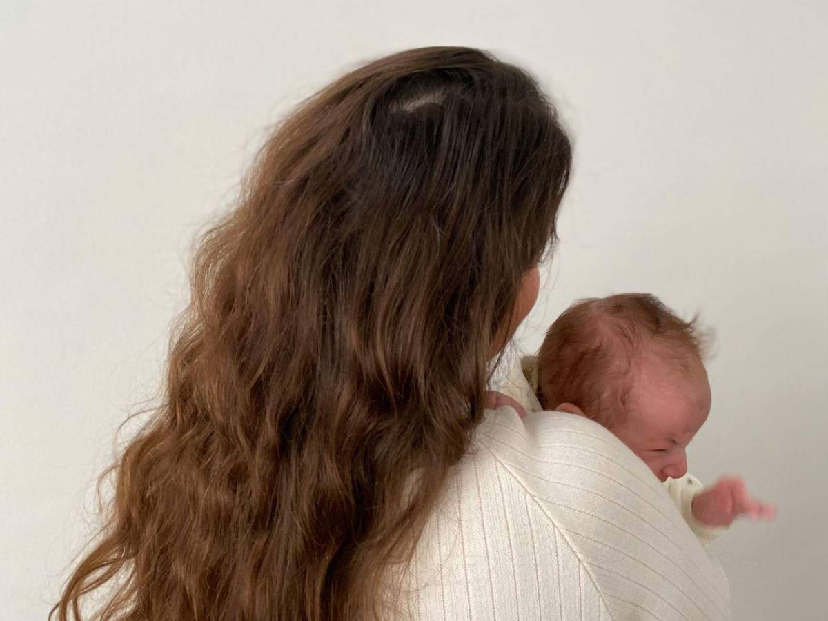 Así destroza la tos ferina el pecho de un bebé: tose hasta ponerse morado...