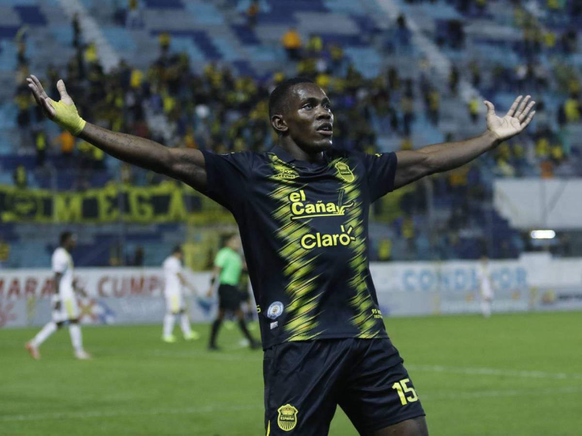 El festejo de Dixon Ramírez tras marcar el segundo y definitivo gol del Real España.