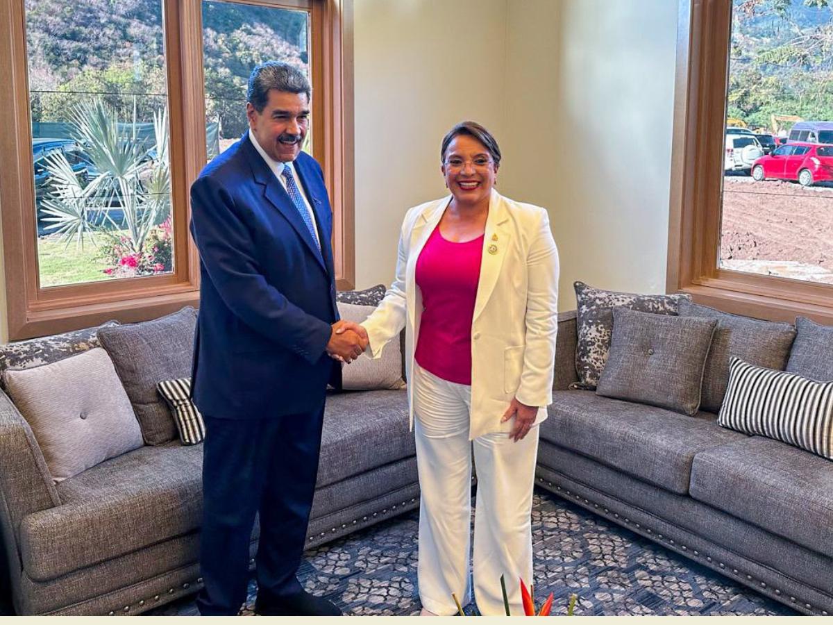 Maribel Espinoza dice que “es una vergüenza” que presidenta “se tome fotos con un prófugo”