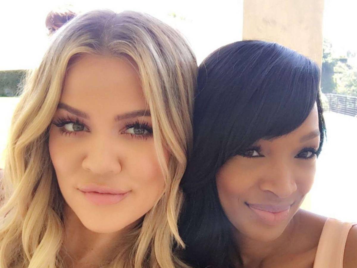 Khloé Kardashian coquetea con un atractivo maestro de California