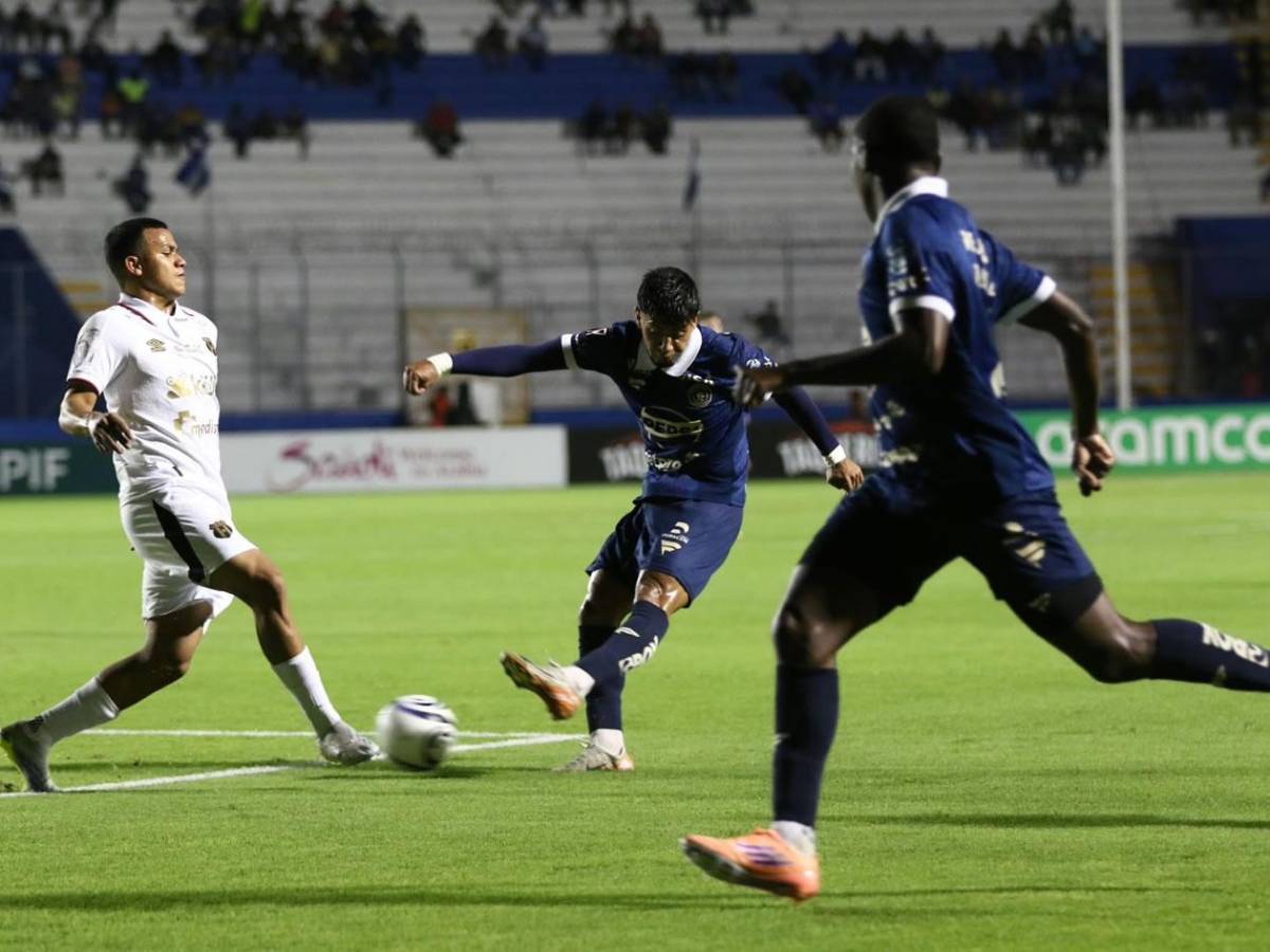 Motagua decepciona, la pelea de Javier López y la hermosa tica del Alajuelense que cautivó