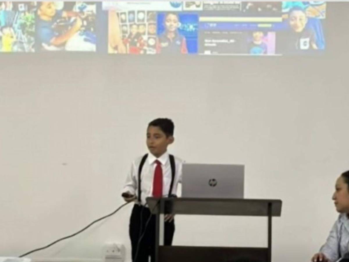 Él es André: El niño hondureño premiado por la Nasa