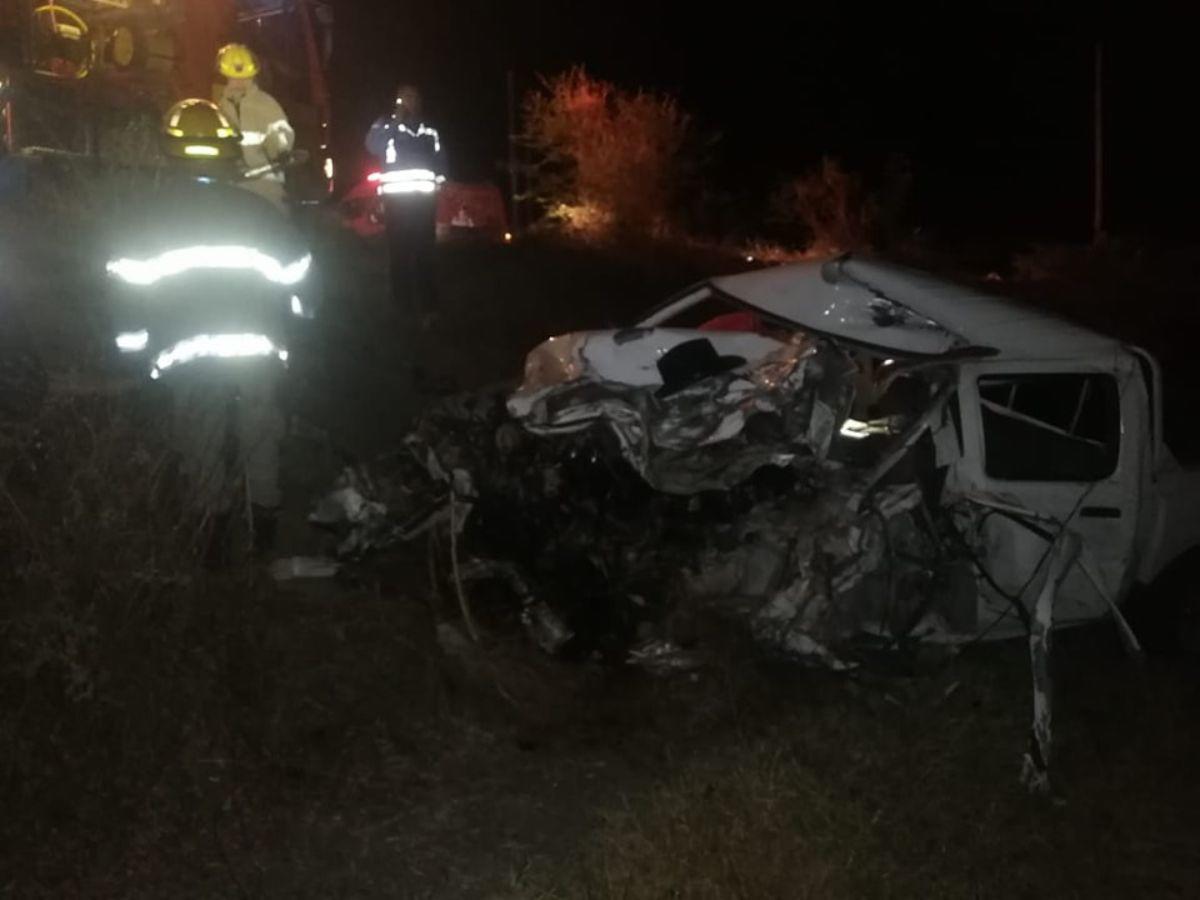 Rescatan a conductor atrapado tras colisión en Choluteca