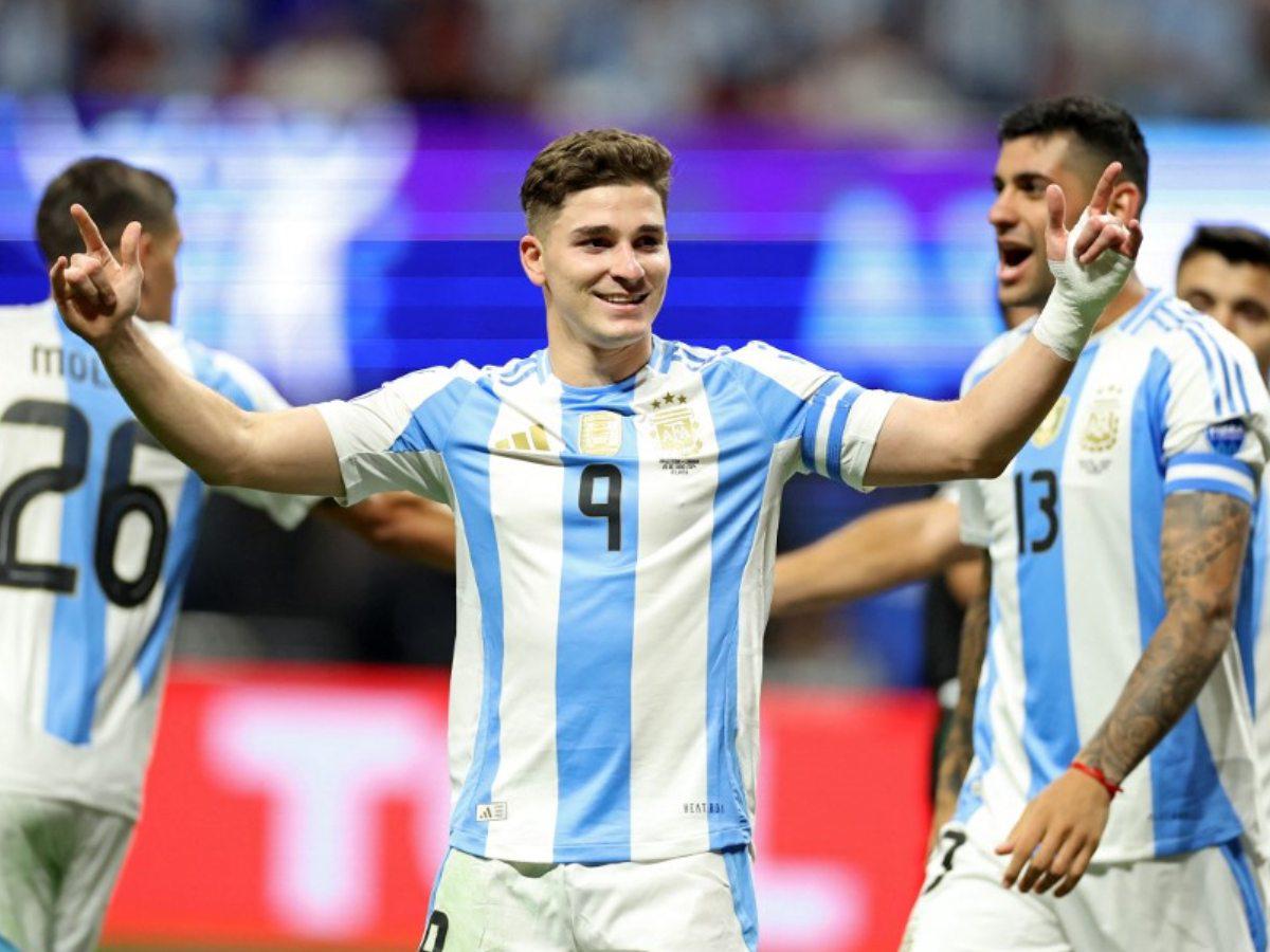 Julián Álvarez anotó el primer gol de la Copa América 2024,¿qué hizo Messi?