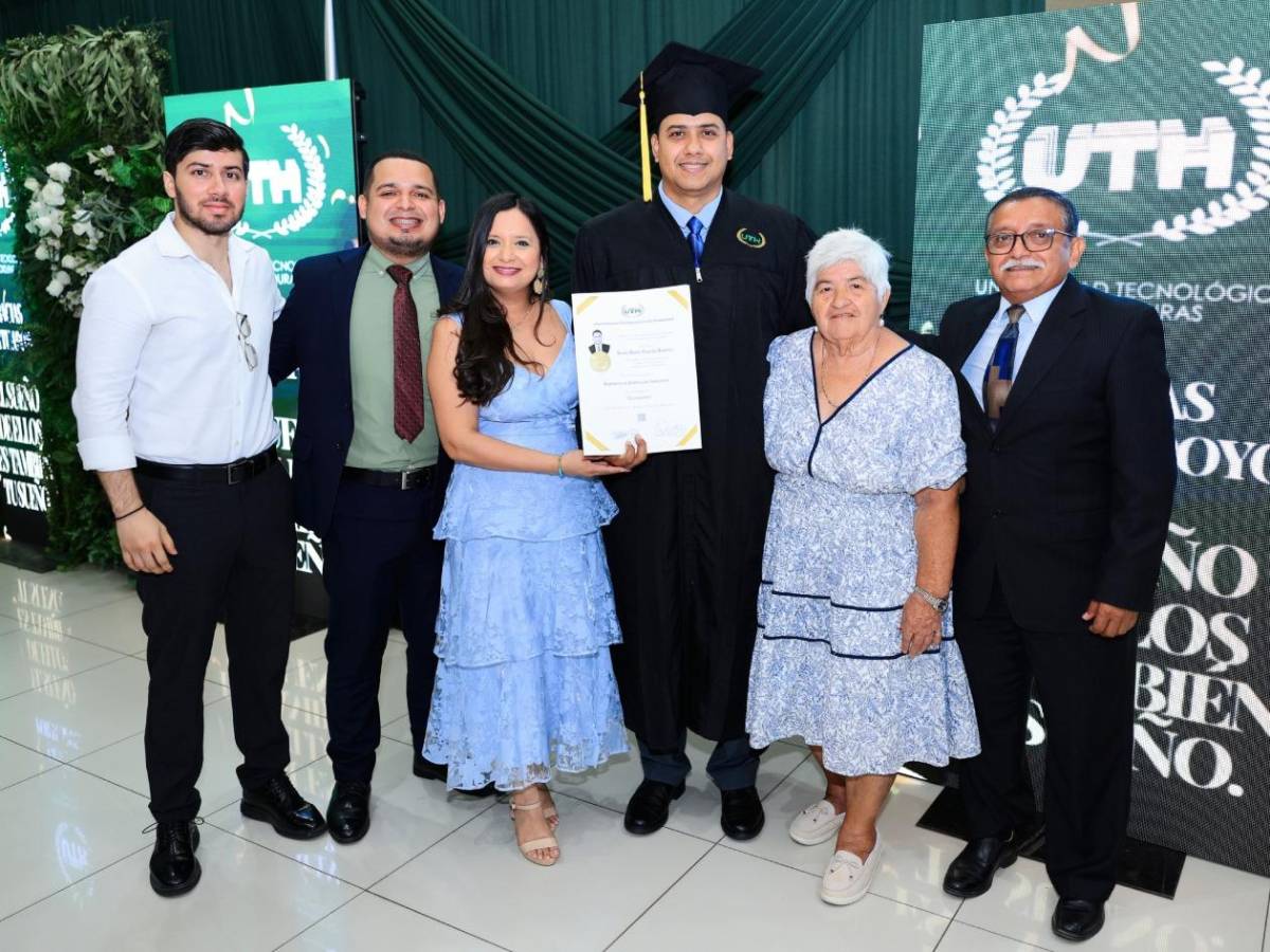 La graduación de la UTH celebra a 262 nuevos profesionales