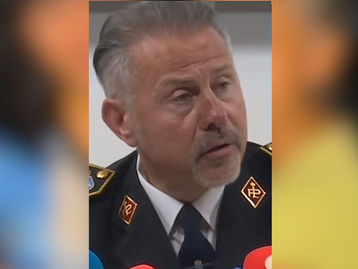 Padres mantuvieron a sus hijos encerrados durante cuatro años en casa llena de basura