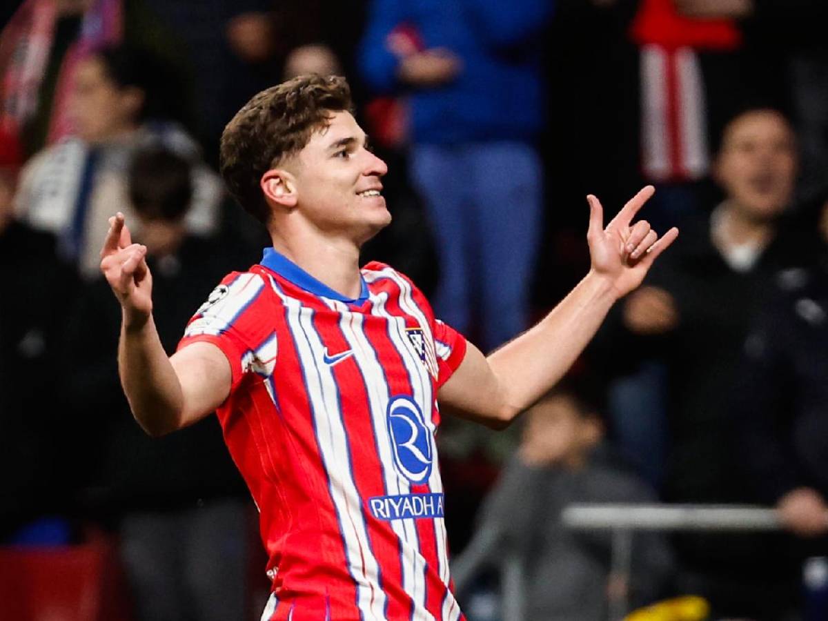 Barcelona sufre golpe: Campeón prepara impactante oferta por Julián y revelan trueque