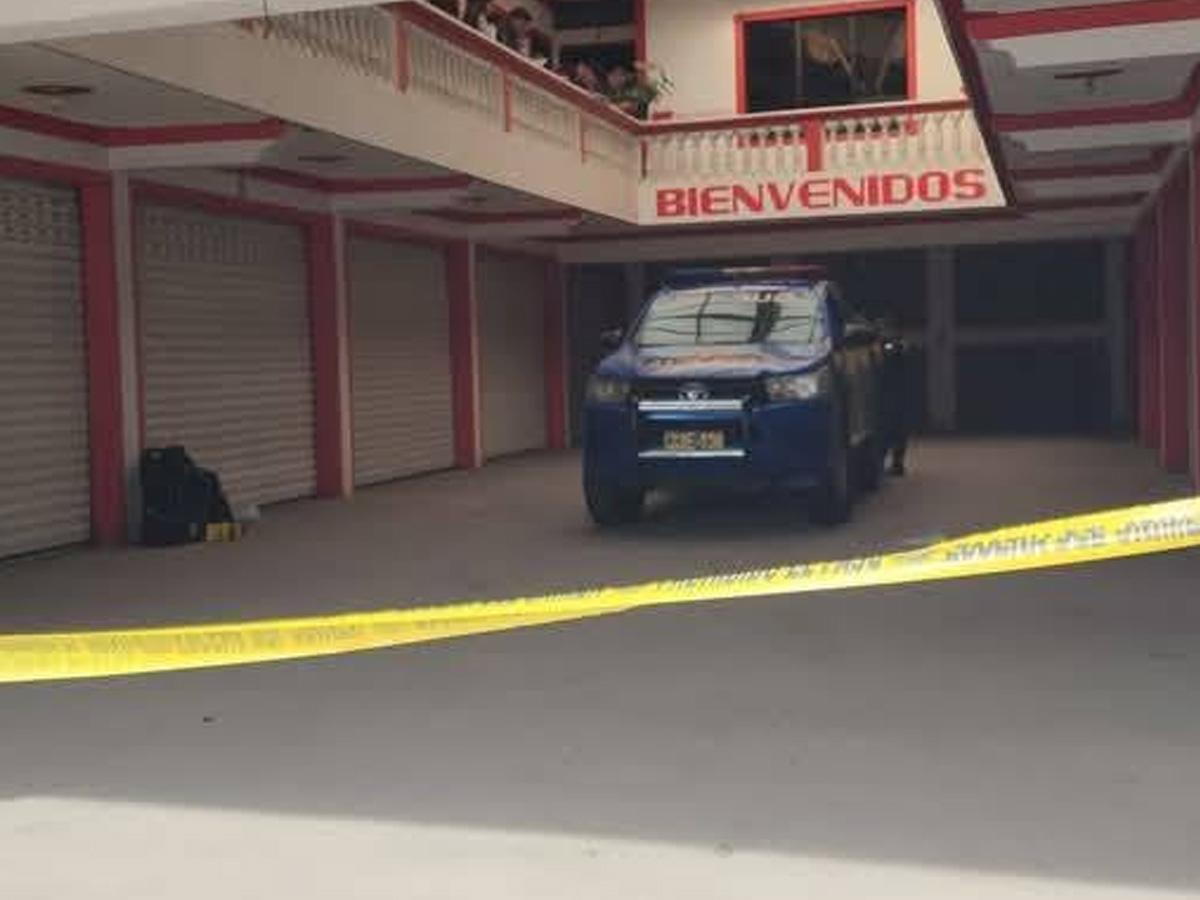 Esto revela autopsia de joven que murió en un motel después de ingresar con dos hombres