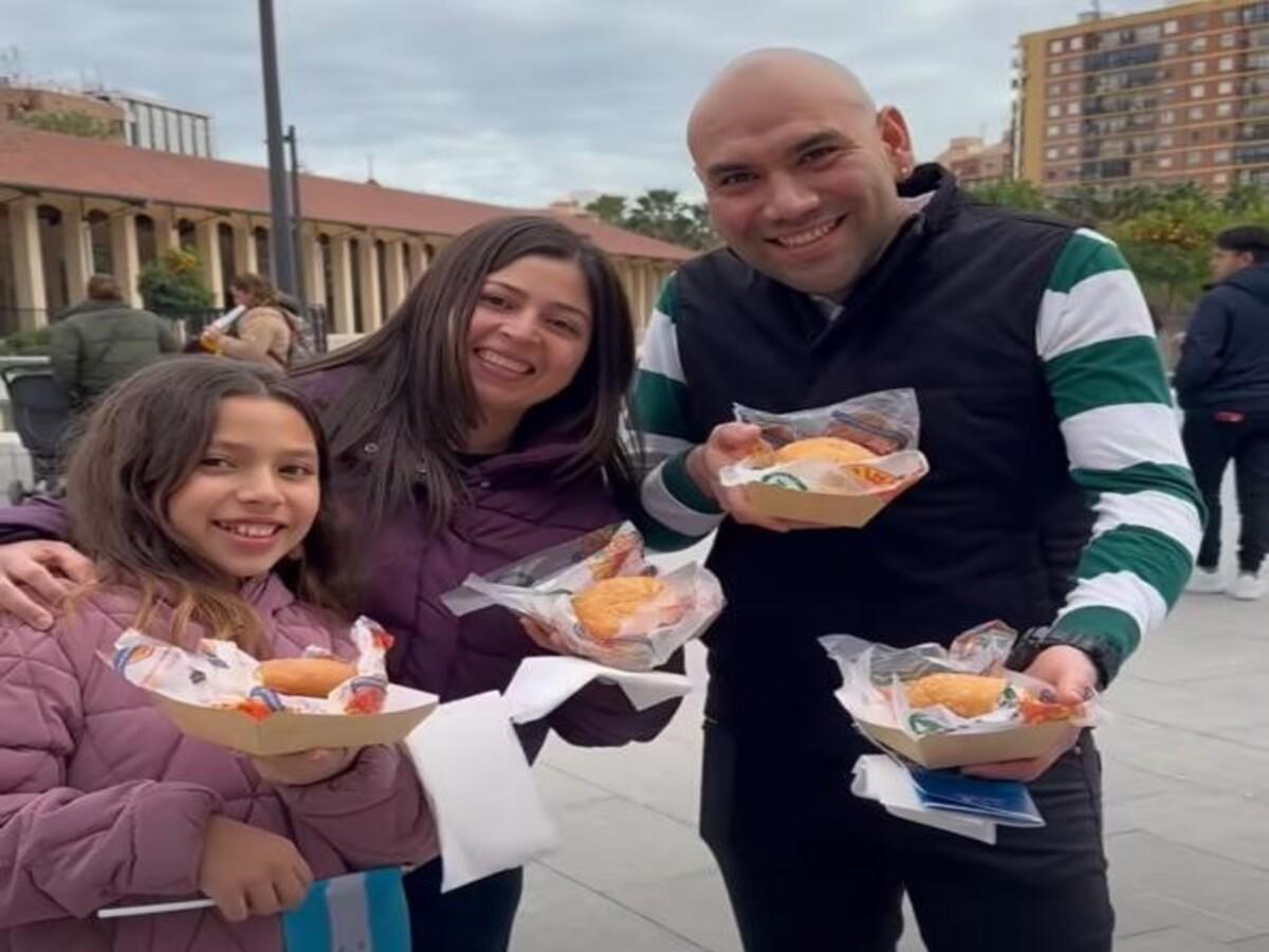 Del sabor único de Costa´s Burger disfrutaron los hondureños en Valencia, España.