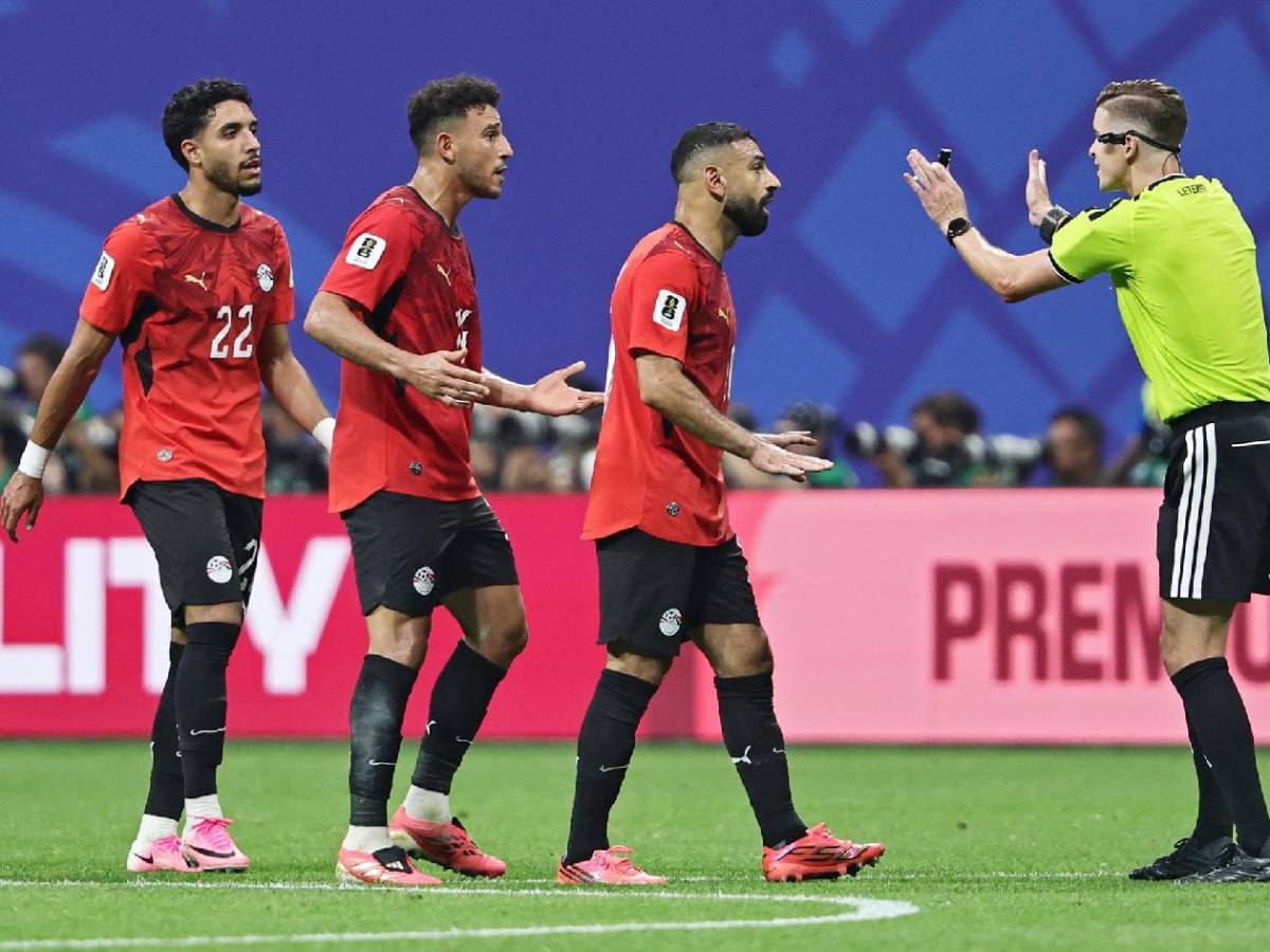 FIFA toma decisión con árbitro del polémico Argentina-Egipto en el Mundial