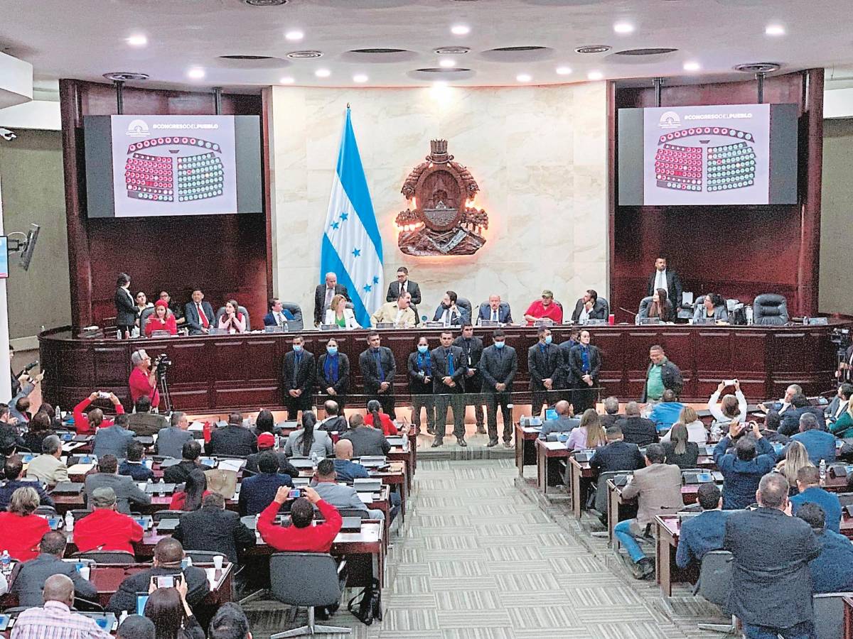 Al no tener alianzas, Libre deberá ceder en elección de fiscal