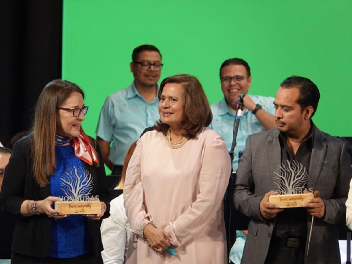 Lanzamiento oficial de la marca Honduras por la ministra Yadira Gómez y el gobierno de la presidenta Xiomara Castro.