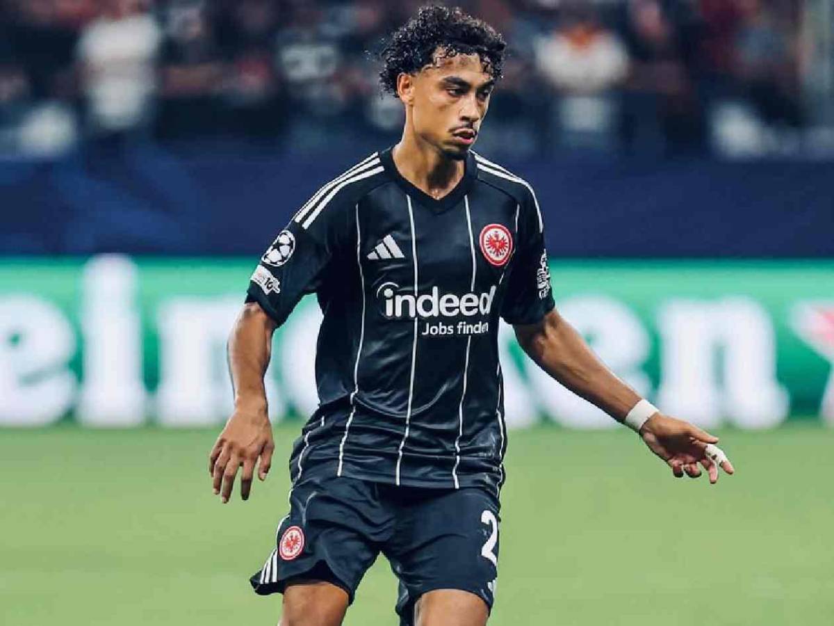 Hansi Flick lo sentó y tendría a su sustituto: el nuevo fichaje para el Barcelona