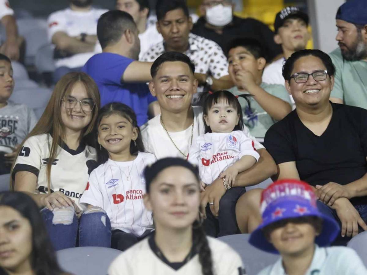 Victoria - Olimpia: ambiente, chicas, curiosa iguana y un animado Beckeles