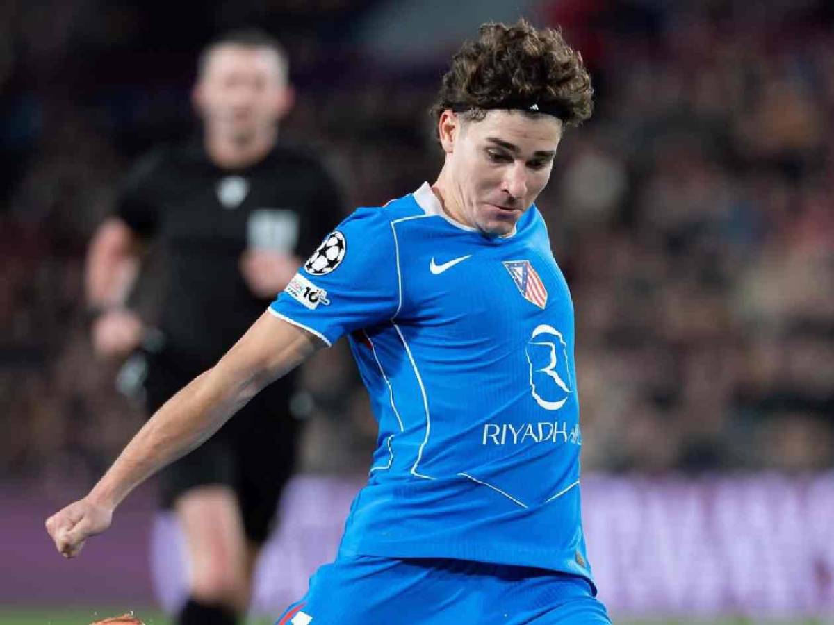 Laporta avisa: Barcelona toma decisión con Julián Álvarez para próximo mercado