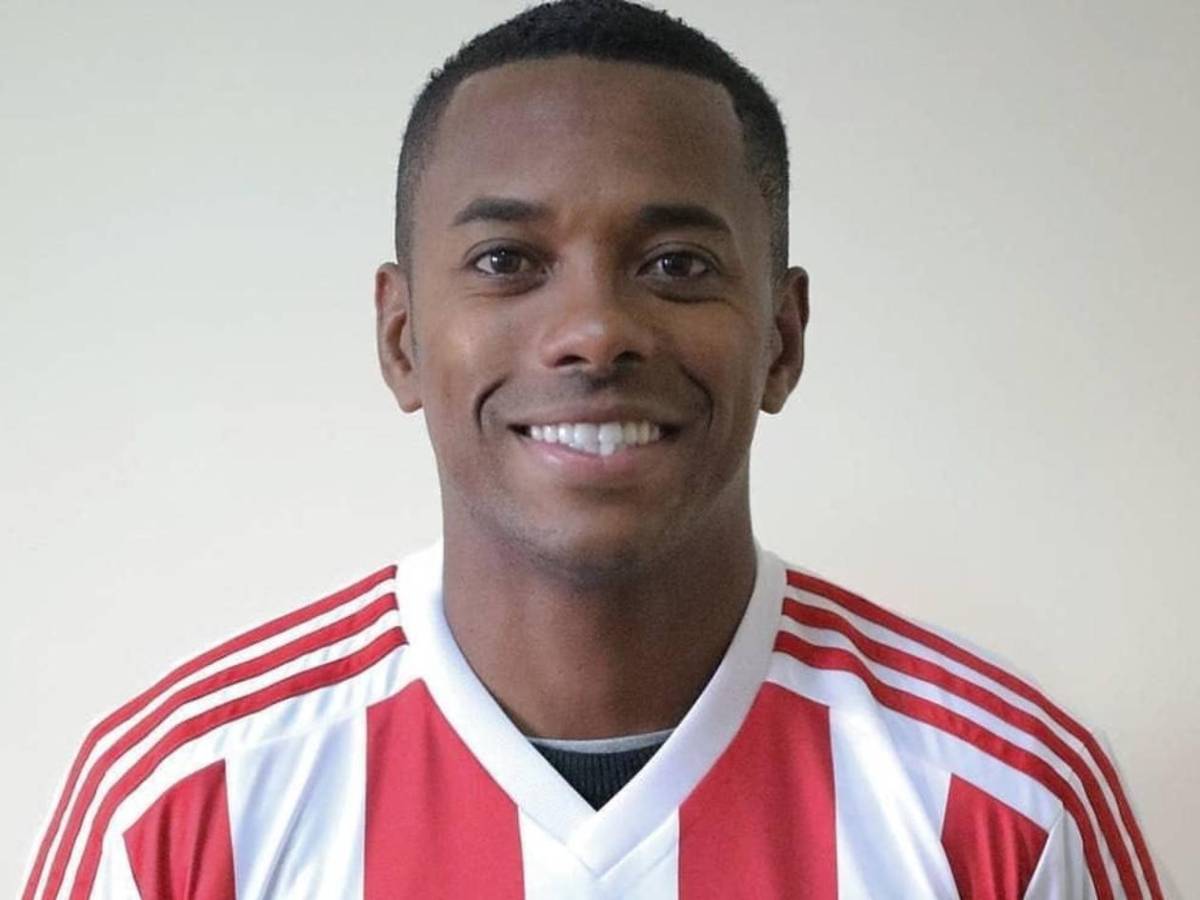 Robinho se hace íntimo de famoso reo: Su plan para sobrevivir en la cárcel