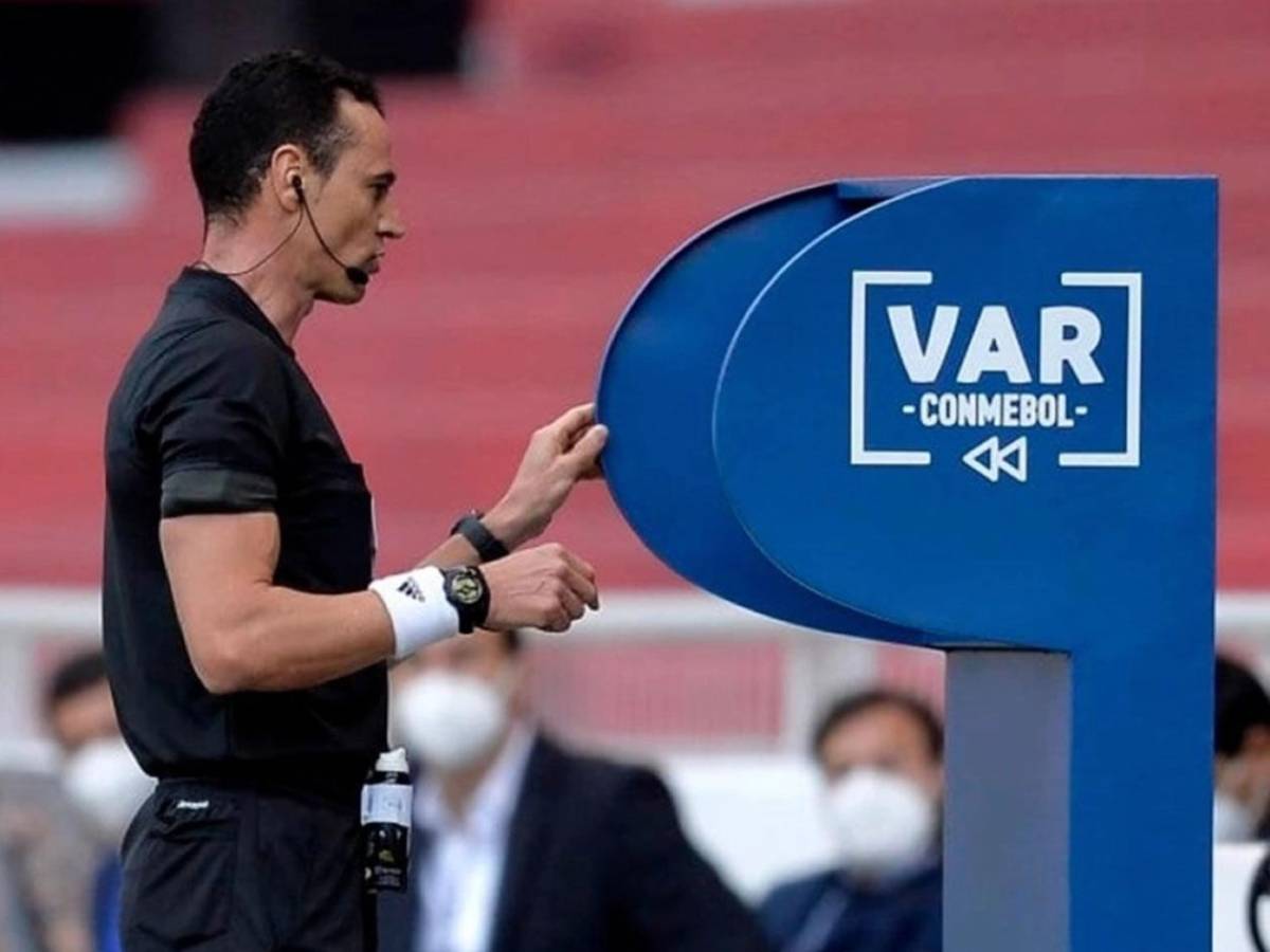 FIFA endurece nuevas reglas para el Mundial 2026: tiempo en saques, cambios y el VAR
