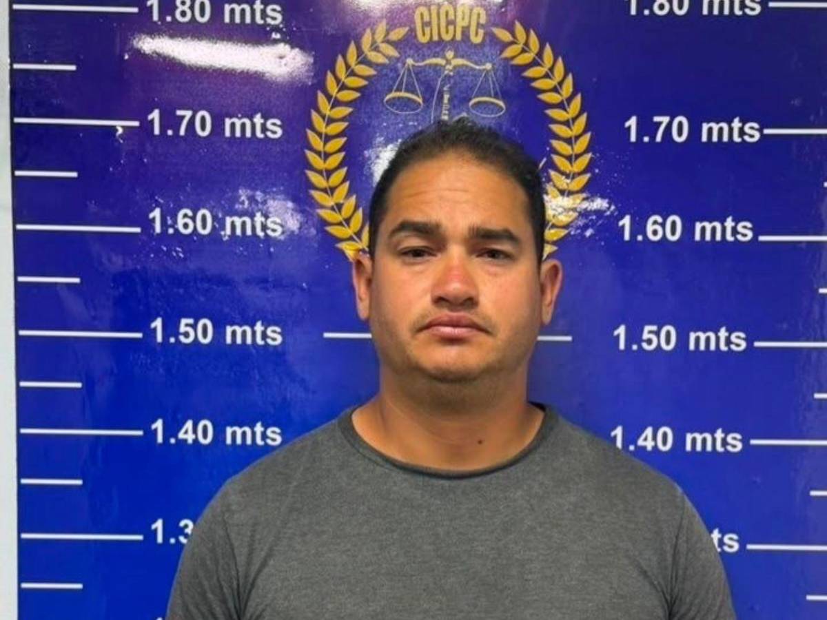 Rostros de los cuatro detenidos por robar entre los escombros en Venezuela