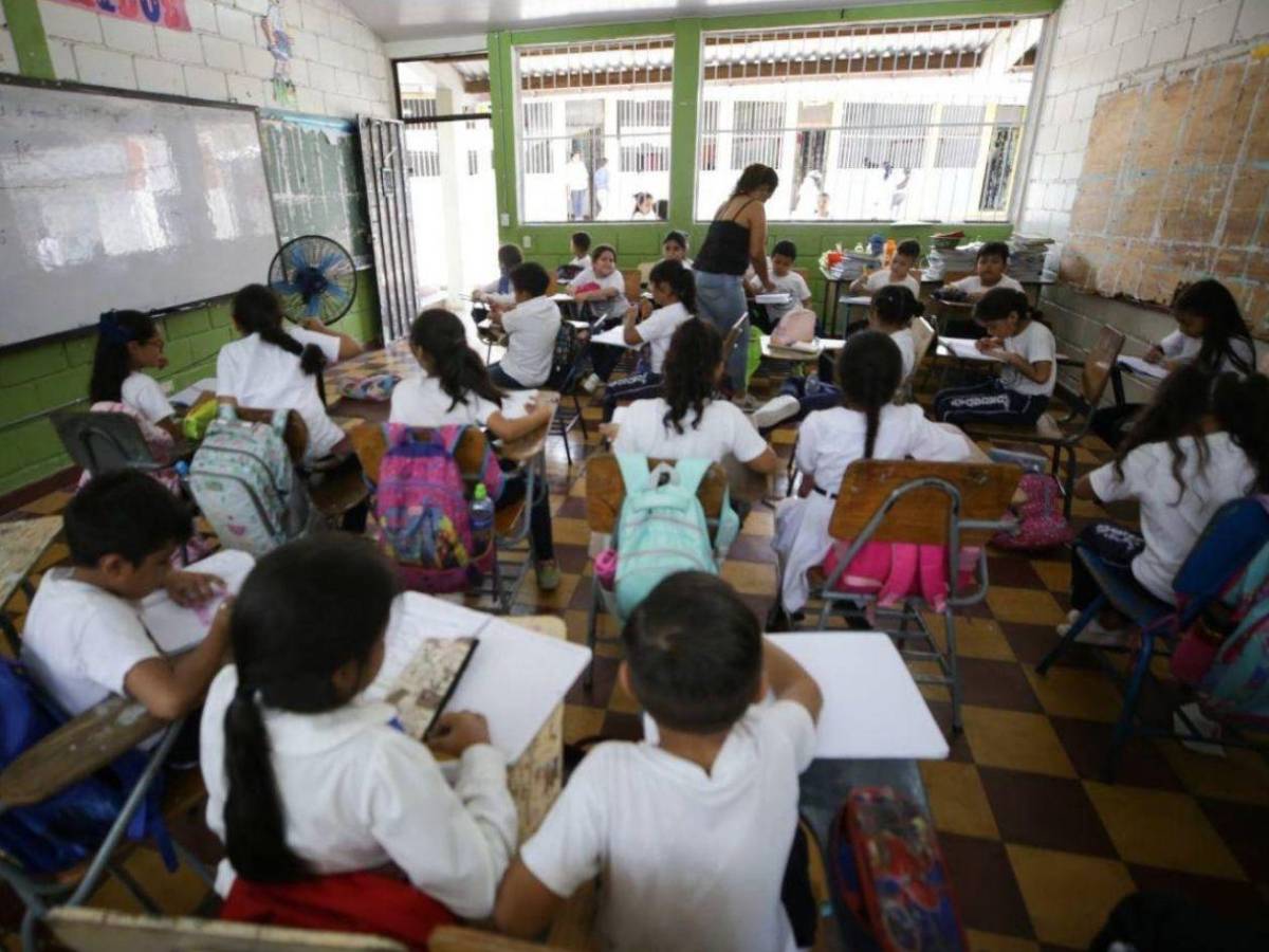 ¿Mejor que sus alumnos? Estas son las notas en el concurso docente 2025