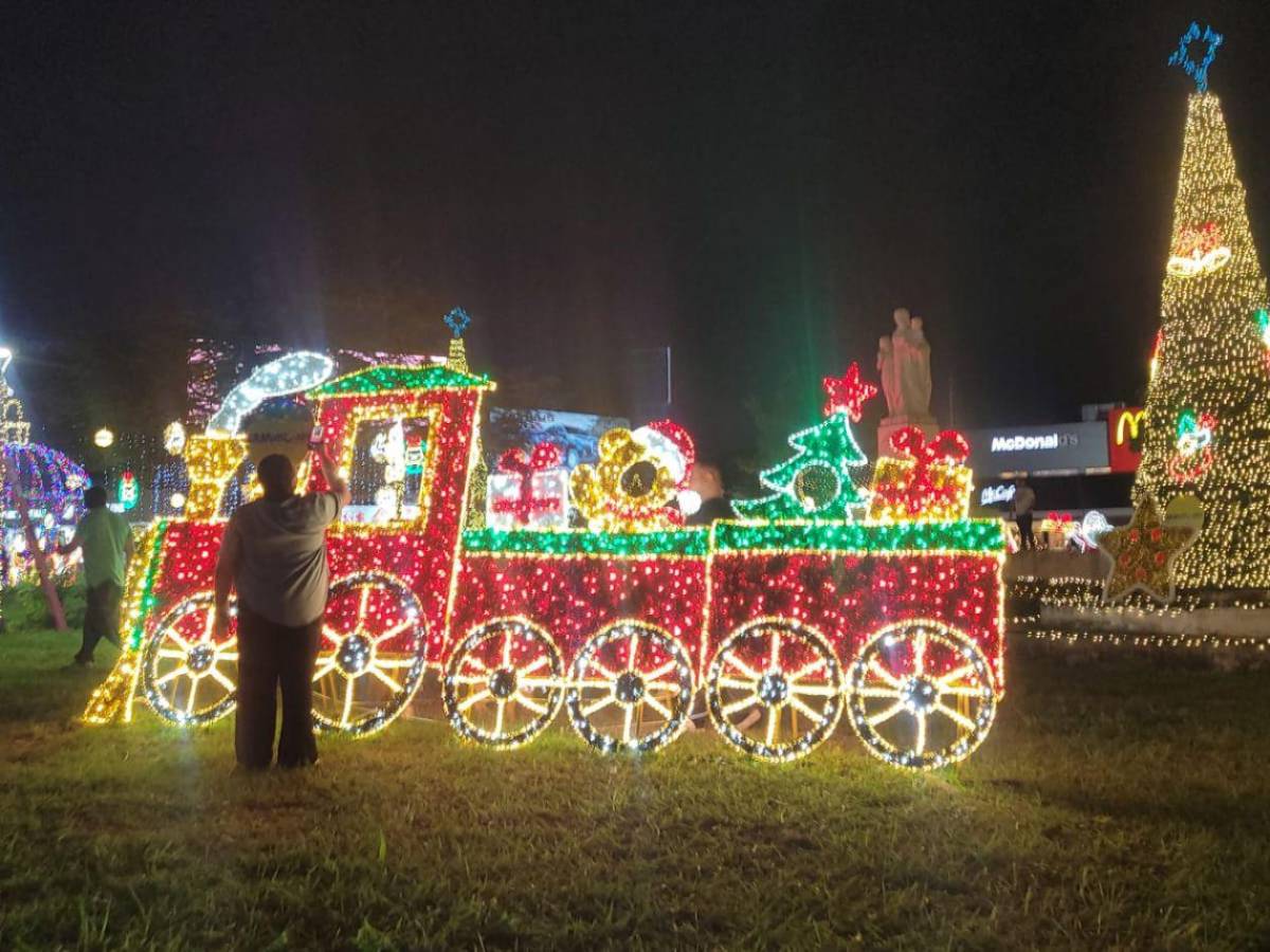 Luces, música y tradición, así se vive la Navidad en SPS