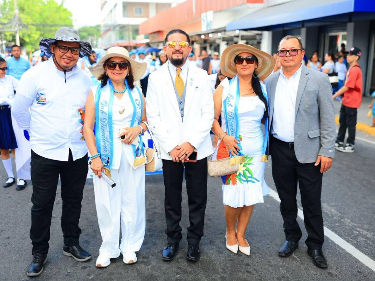 Vocación y elegancia: los docentes también brillaron en las fiestas patrias