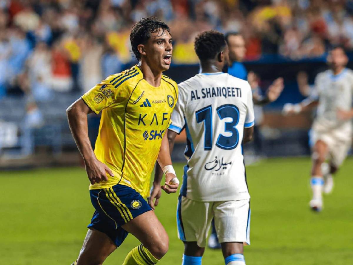 Cristiano Ronaldo echó a Benzema, gesto a Joao Félix y debutó otro exBarcelona