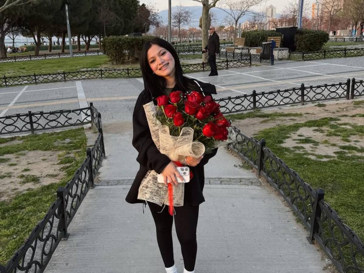 Fotos: Futbolista hondureño sorprendió a joven en Europa con dos gestos